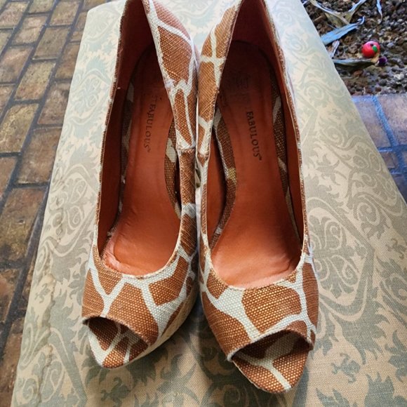 Heels - Picture 3 of 4